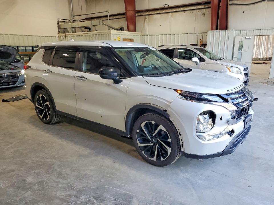 Photo 4 from auction – 2022 MITSUBISHI OUTLANDER with VIN JA4J4TA81NZ054015