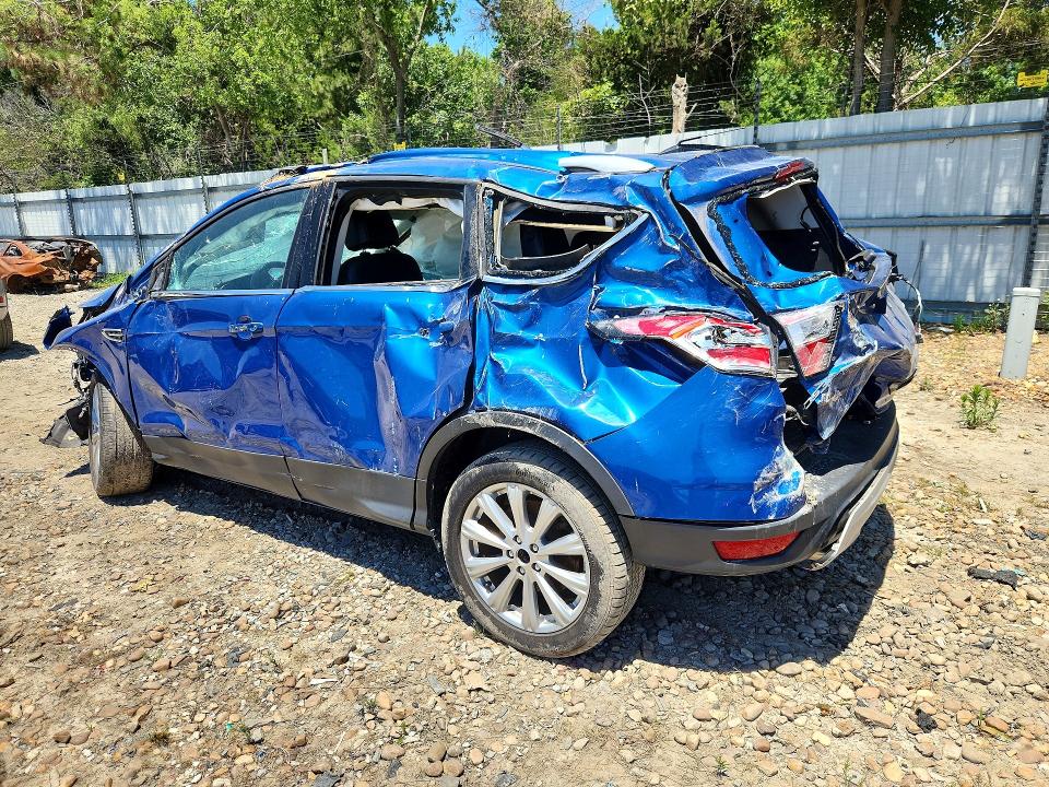 Photo 2 from auction – 2017 FORD ESCAPE with VIN 1FMCU0J95HUD87322