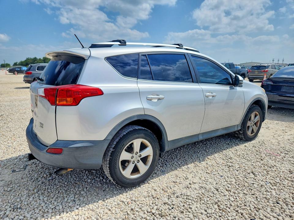 Photo 3 from auction – 2014 TOYOTA RAV4 with VIN 2T3RFREV0EW196975