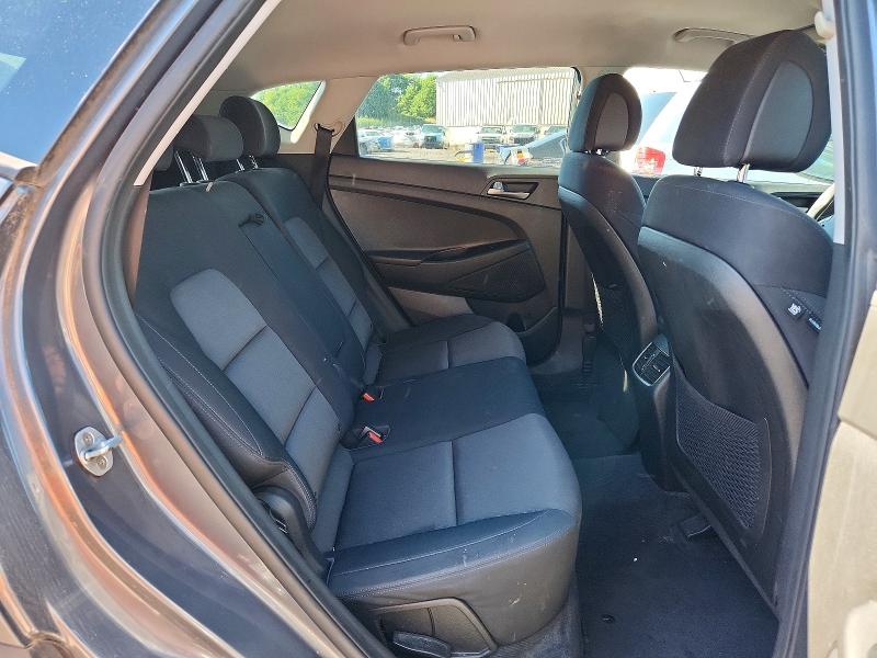 Photo 11 from auction – 2017 HYUNDAI TUCSON with VIN KM8J3CA23HU387012
