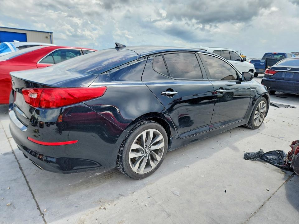 Photo 3 from auction – 2015 KIA OPTIMA with VIN 5XXGR4A7XFG393861
