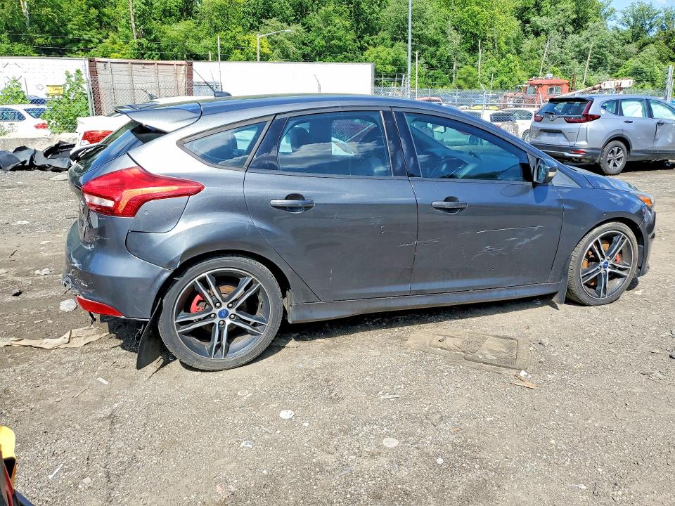Photo 3 from auction – 2017 FORD FOCUS with VIN 1FADP3L9XHL262679