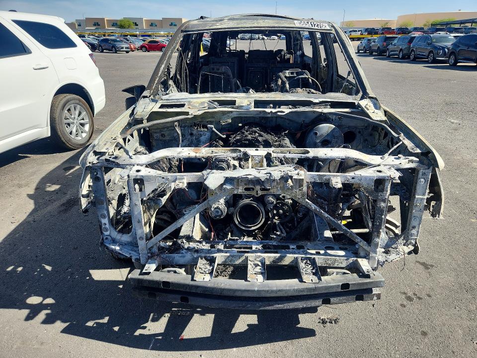 Photo 5 from auction – 2016 CHEVROLET SUBURBAN with VIN 1GNSKHKC3GR328664