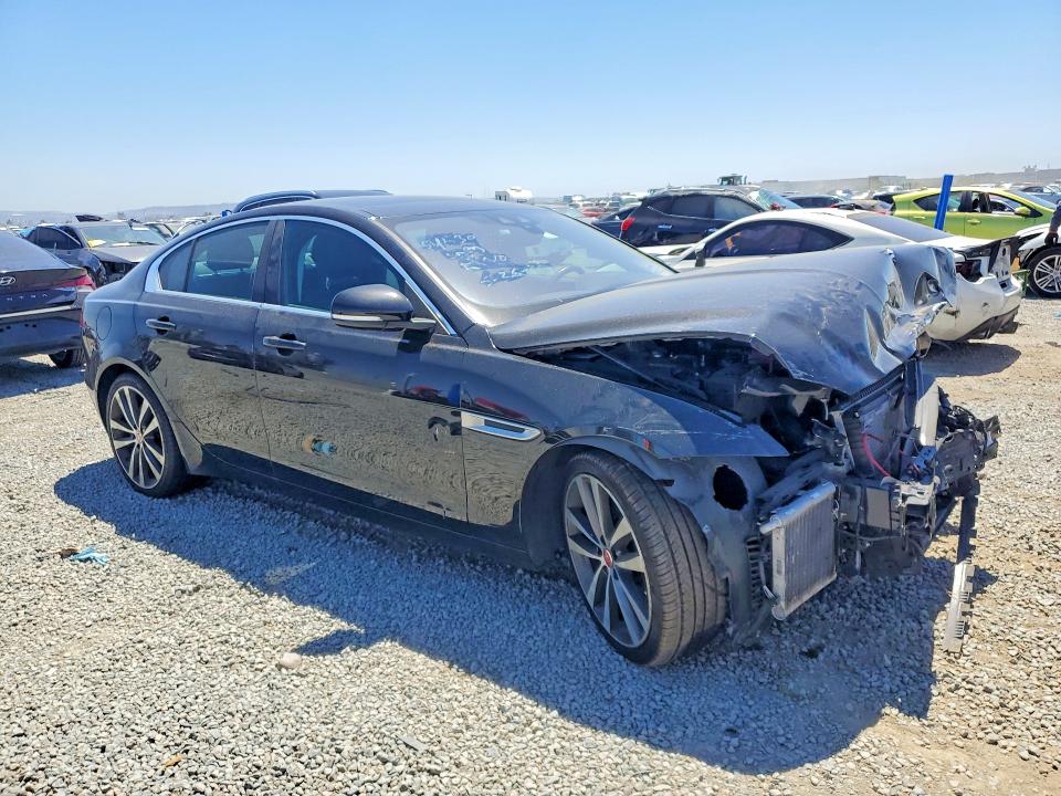 Photo 4 from auction – 2020 JAGUAR XE with VIN SAJAE4FX1LCP56703