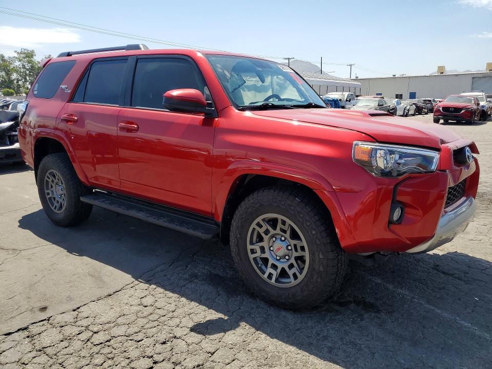 Photo 4 from auction – 2019 TOYOTA 4RUNNER with VIN JTEBU5JR9K5648915