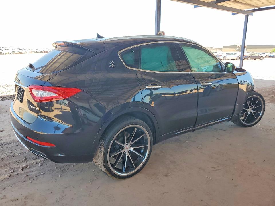 Photo 3 from auction – 2018 MASERATI LEVANTE with VIN ZN661XUL1JX294360