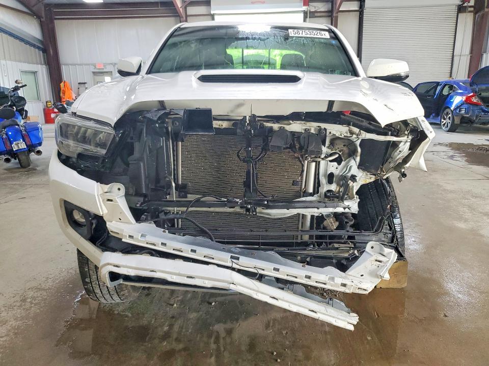 Снимка 5 от търг – 2022 TOYOTA TACOMA с VIN 3TYCZ5AN6NT072369