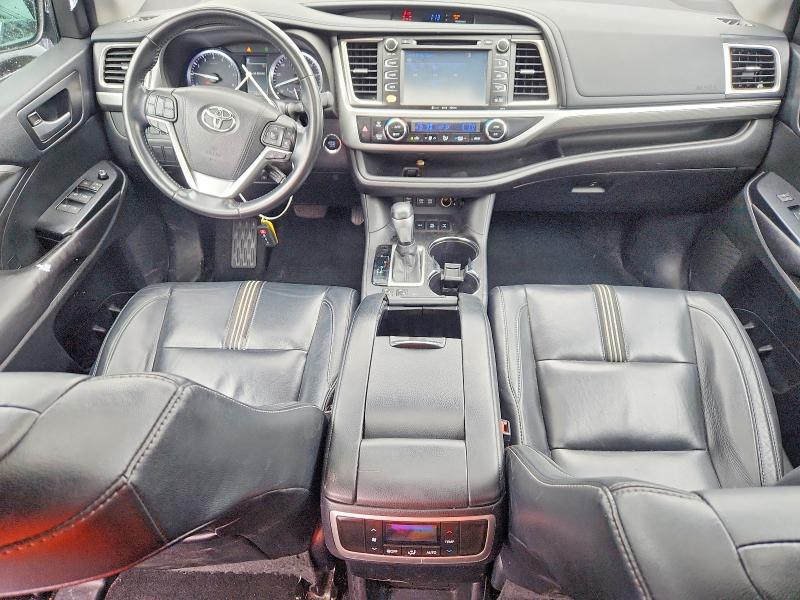 Photo 8 from auction – 2017 TOYOTA HIGHLANDER with VIN 5TDJZRFH2HS394914