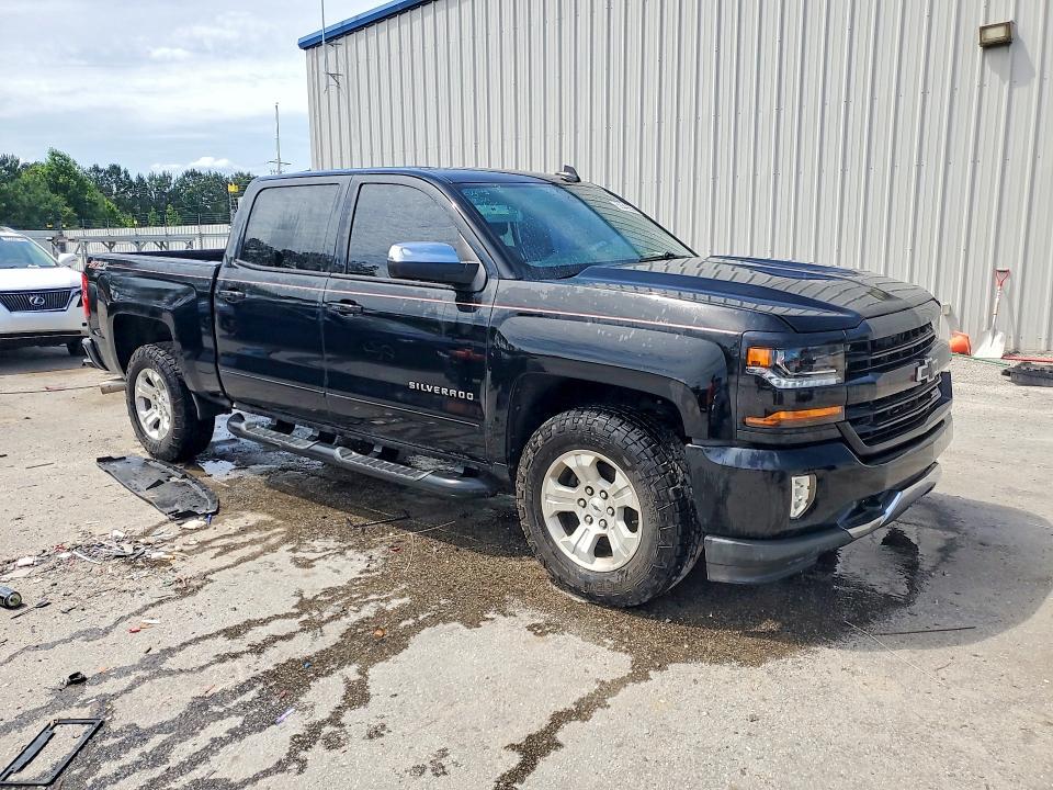Photo 4 from auction – 2017 CHEVROLET SILVERADO with VIN 3GCUKREC3HG346442