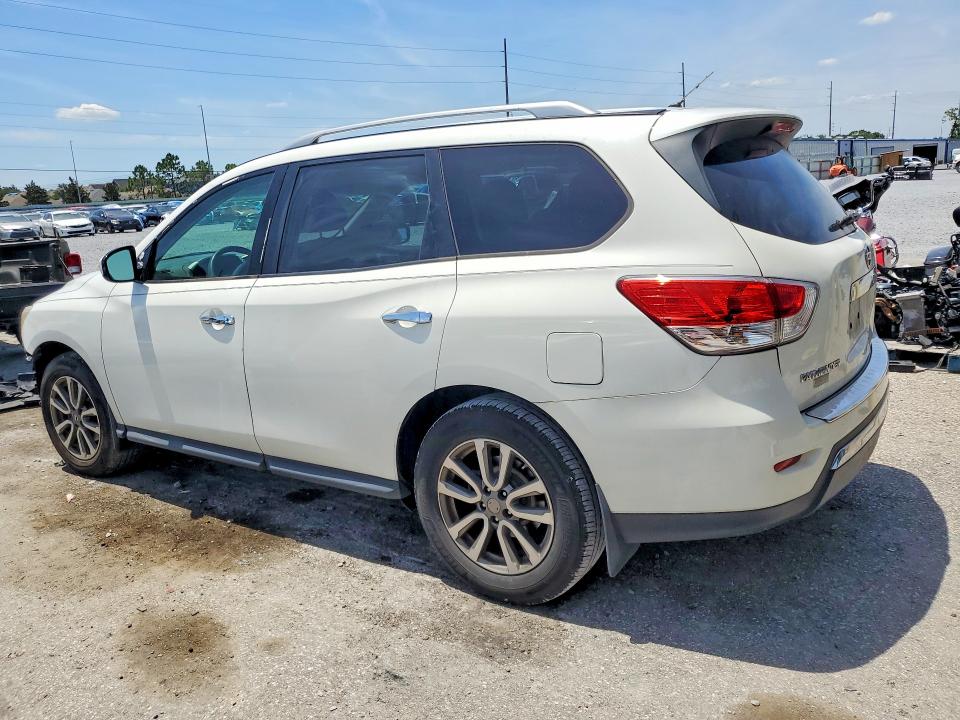 Photo 2 from auction – 2015 NISSAN PATHFINDER with VIN 5N1AR2MN6FC681120