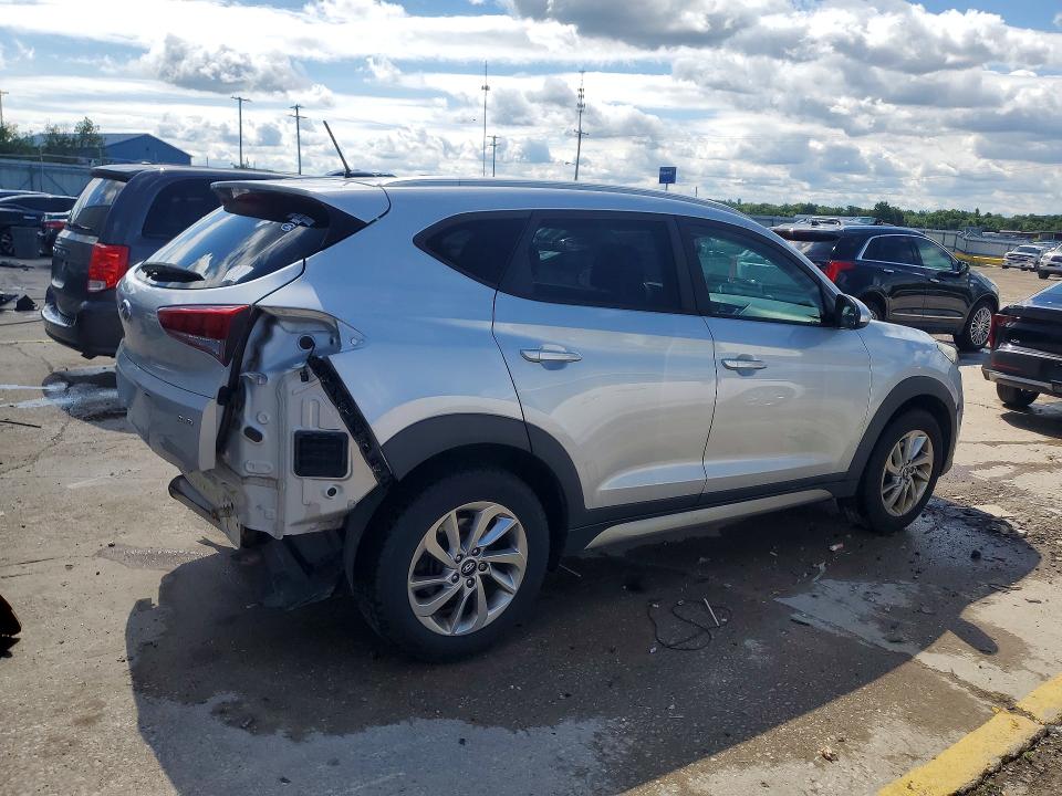 Photo 3 from auction – 2017 HYUNDAI TUCSON with VIN KM8J3CA42HU293589