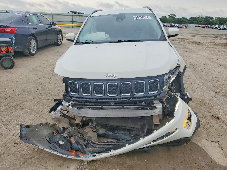 Photo 5 from auction – 2018 JEEP COMPASS with VIN 3C4NJDBBXJT392367