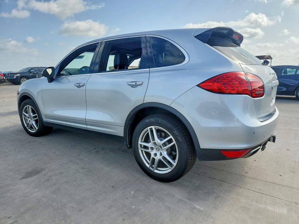Photo 2 from auction – 2012 PORSCHE CAYENNE with VIN WP1AA2A21CLA01088
