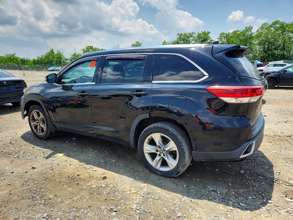 Photo 2 from auction – 2017 TOYOTA HIGHLANDER with VIN 5TDDZRFH0HS421203
