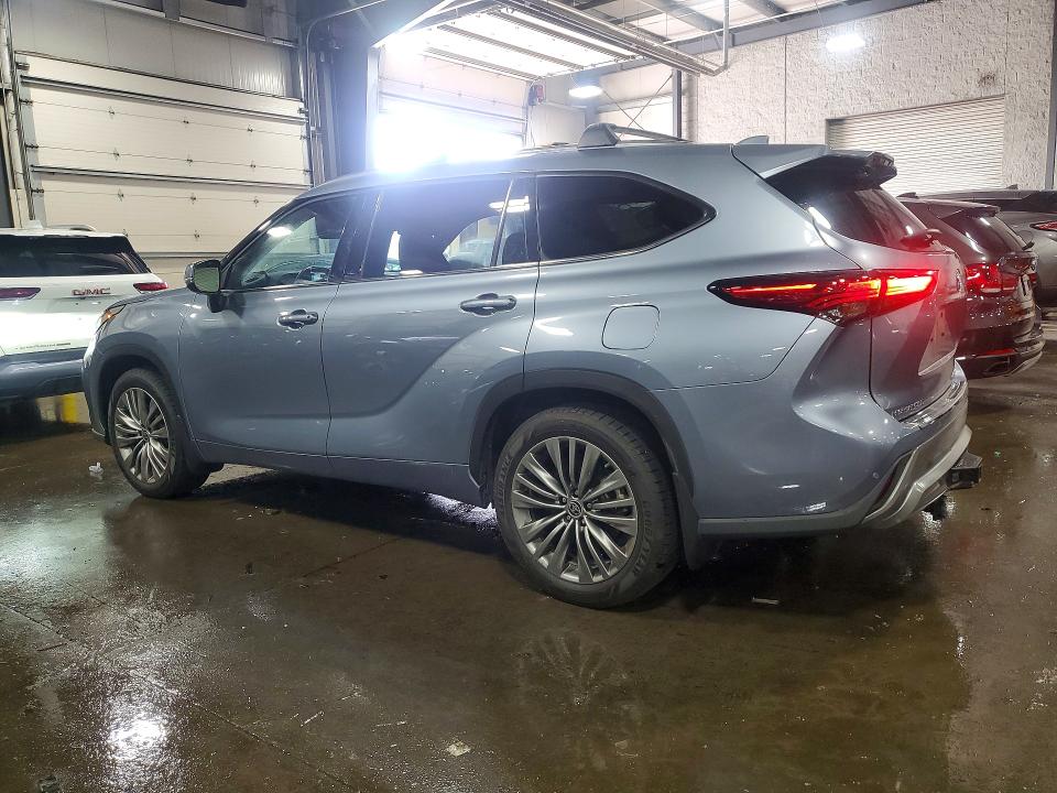 Photo 2 from auction – 2021 TOYOTA HIGHLANDER with VIN 5TDFZRBH6MS103143