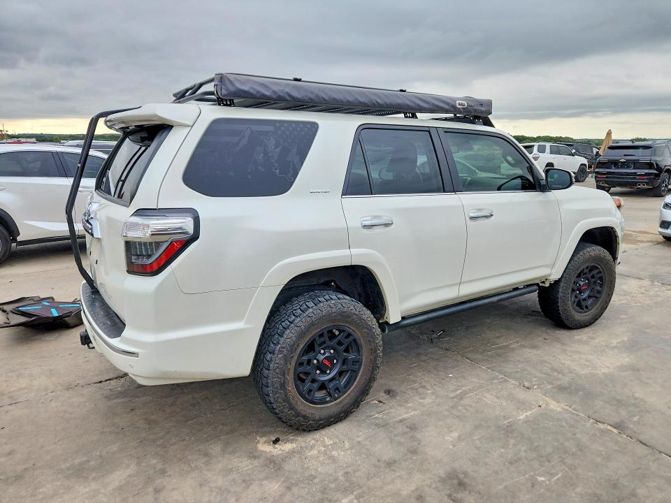 Photo 3 from auction – 2020 TOYOTA 4RUNNER with VIN JTEBU5JR4L5788680