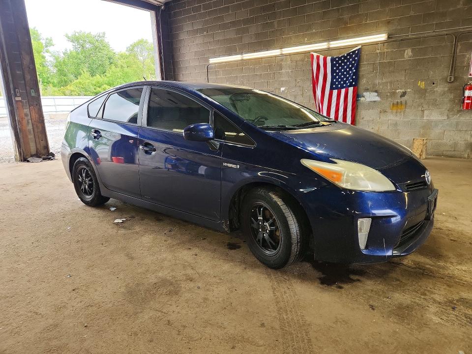 Photo 4 from auction – 2014 TOYOTA PRIUS with VIN JTDKN3DU1E1752140