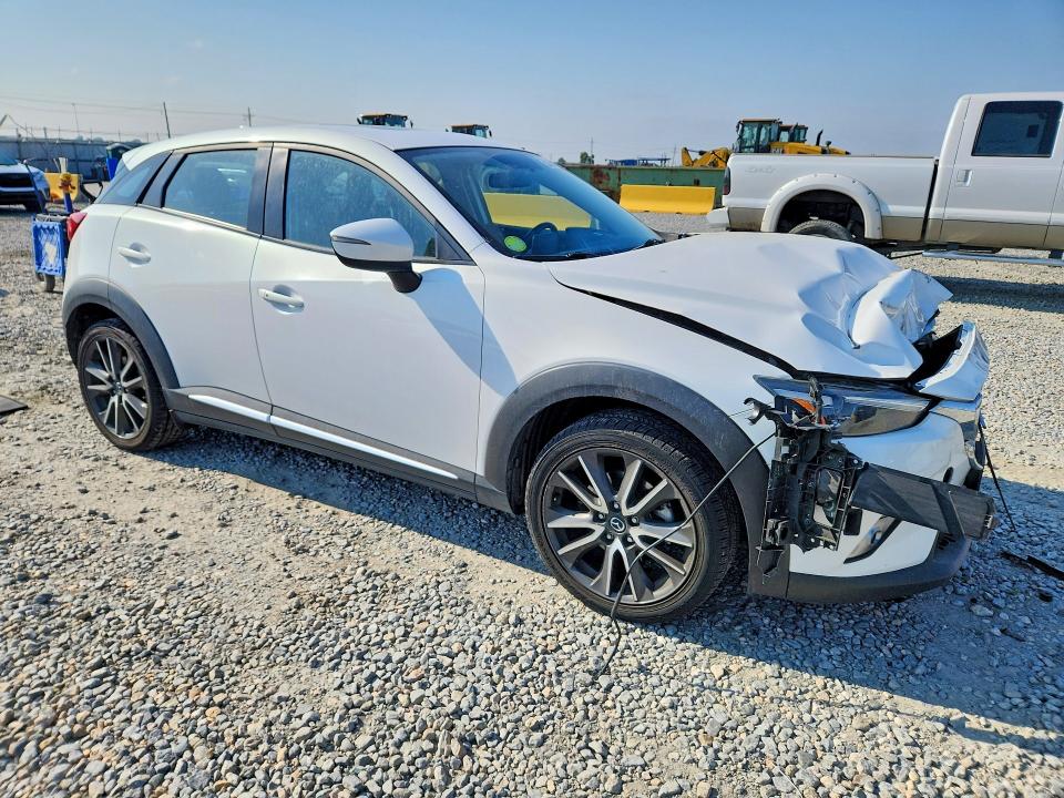 Photo 4 from auction – 2016 MAZDA CX-3 with VIN JM1DKBD72G0117572