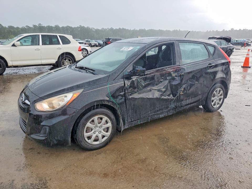 HYUNDAI ACCENT 2013 with VIN KMHCT5AE1DU092032 - Photo from auction
