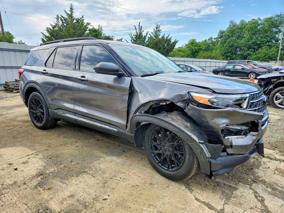 Photo 4 from auction – 2021 FORD EXPLORER with VIN 1FMSK8DH7MGA23155