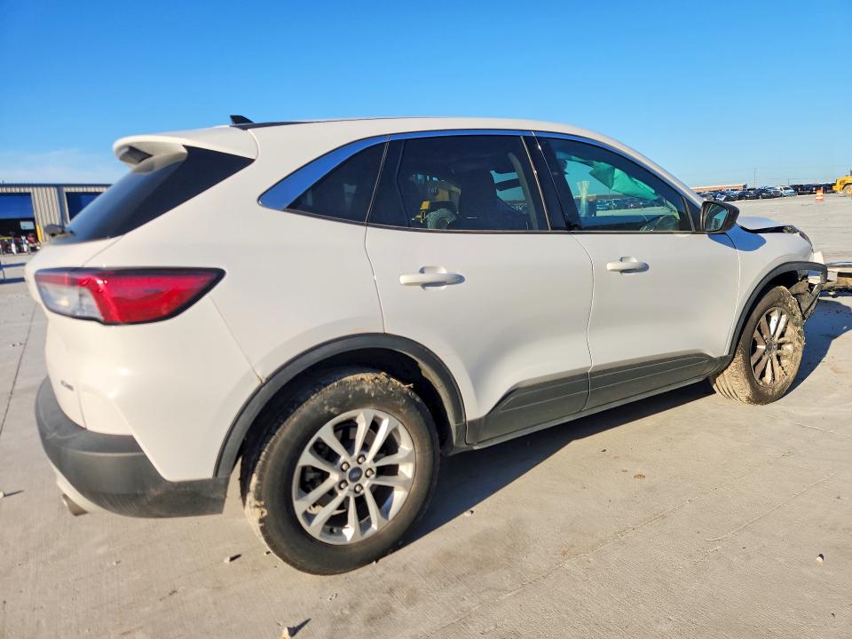 Photo 3 from auction – 2022 FORD ESCAPE with VIN 1FMCU9G67NUB09034