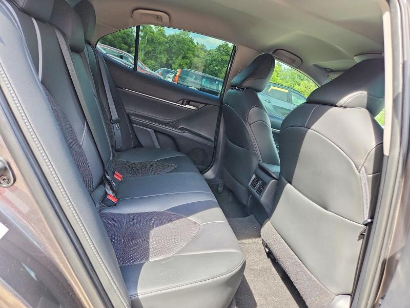 Photo 10 from auction – 2018 TOYOTA CAMRY with VIN 4T1B61HK2JU037348