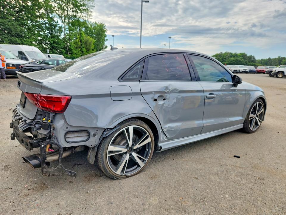 Photo 3 from auction – 2018 AUDI RS3 with VIN WUABWGFF8J1905614