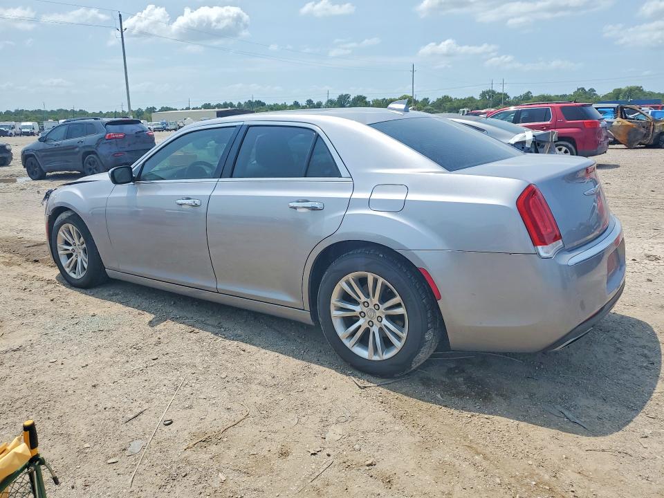 Photo 2 from auction – 2017 CHRYSLER 300 with VIN 2C3CCAEGXHH570504