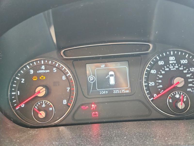 Photo 9 from auction – 2016 KIA SORENTO with VIN 5XYPG4A33GG165037