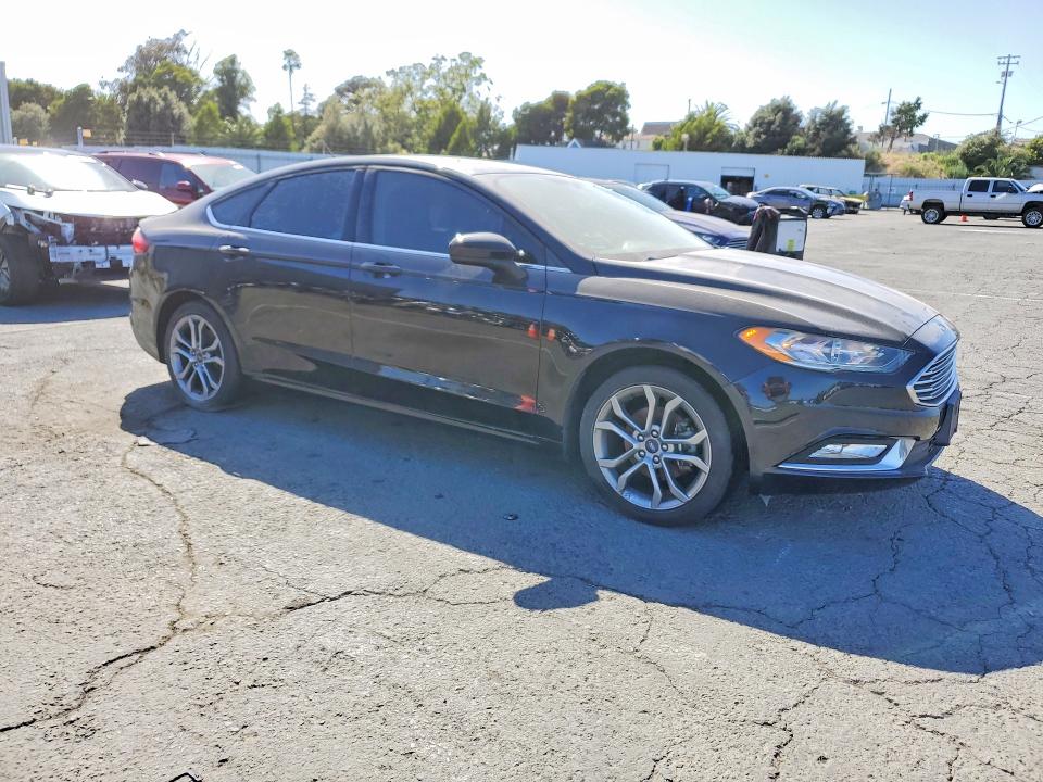 Foto 4 de la subasta – 2017 FORD FUSION con VIN 3FA6P0HD9HR187656