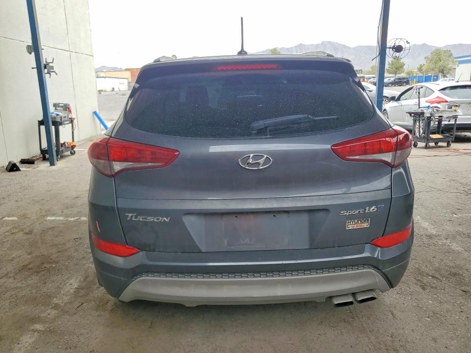 Photo 6 from auction – 2017 HYUNDAI TUCSON with VIN KM8J33A21HU525940