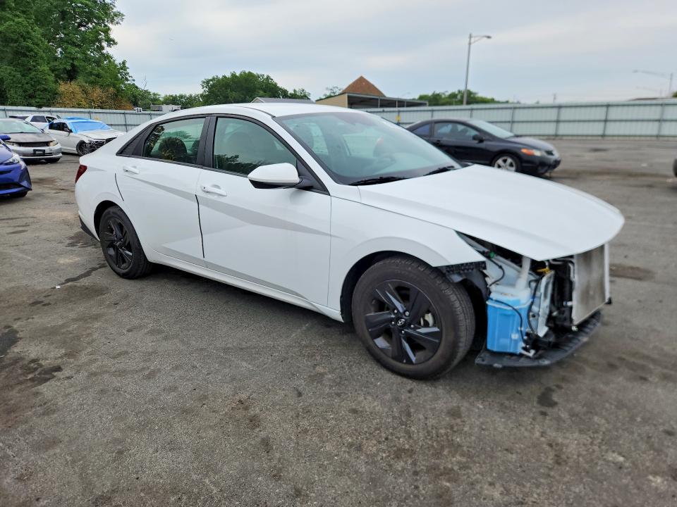 Photo 4 from auction – 2023 HYUNDAI ELANTRA with VIN 5NPLM4AG7PH112750