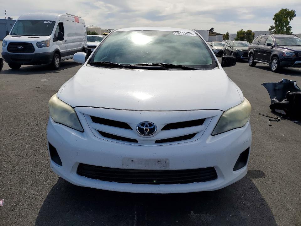 Photo 5 from auction – 2013 TOYOTA COROLLA with VIN 2T1BU4EE3DC008775