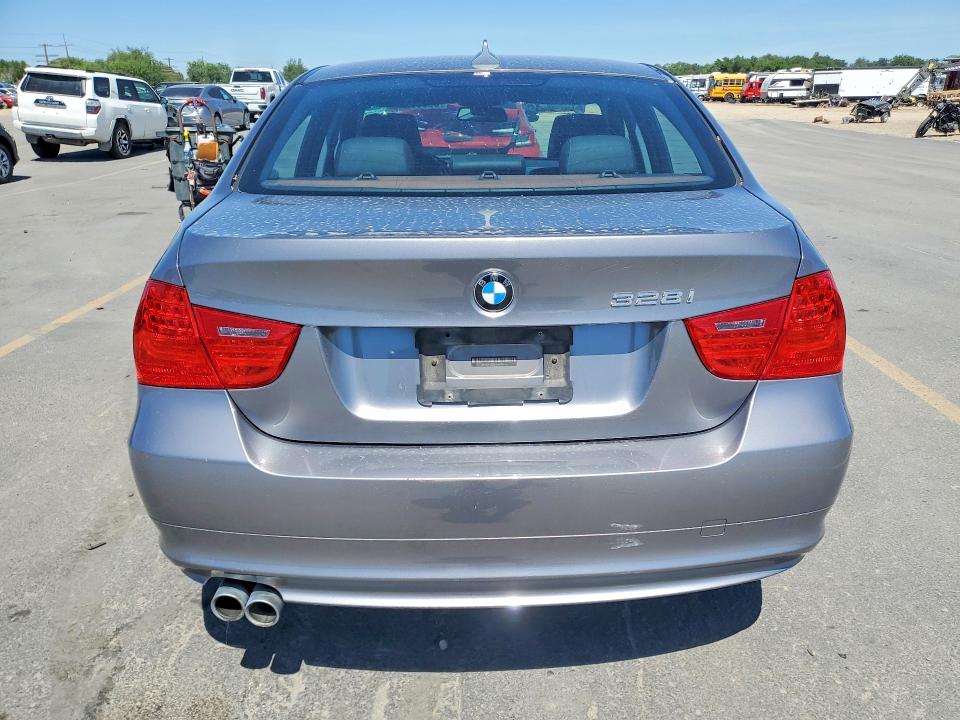 Photo 6 from auction – 2009 BMW 328 with VIN WBAPH53569A436741