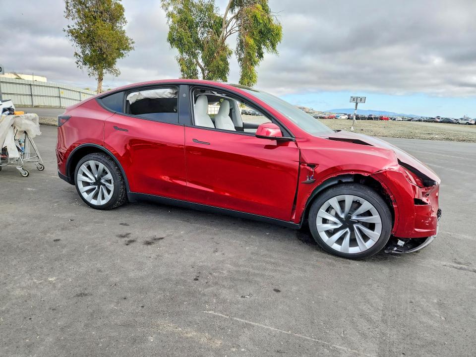 Photo 4 from auction – 2026 TESLA MODEL Y with VIN 7SAYGDEE4TF514940