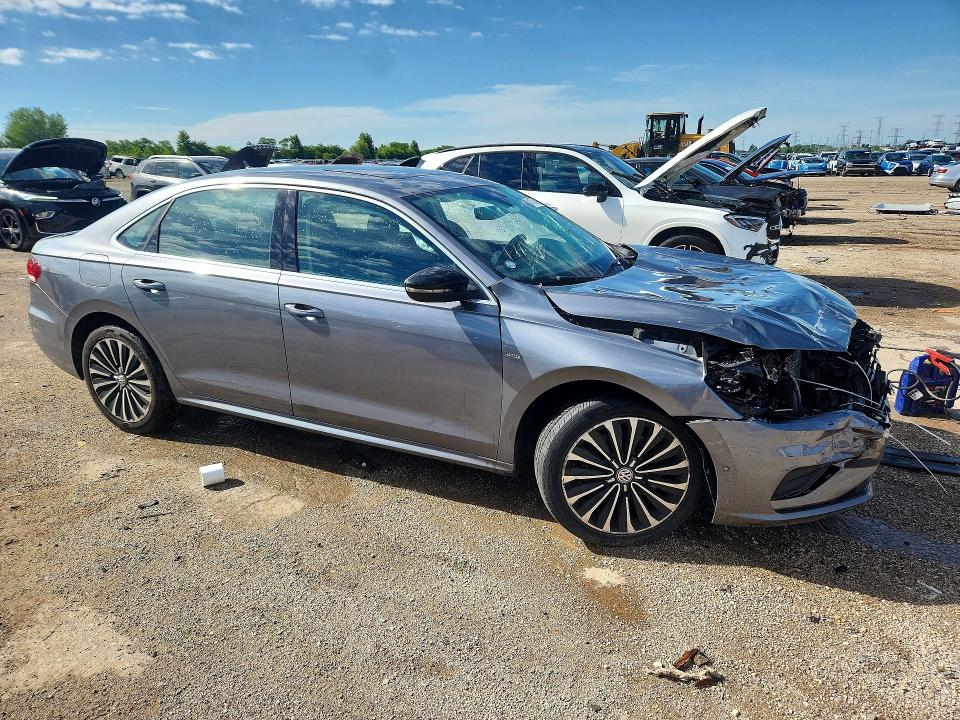 Photo 4 from auction – 2022 VOLKSWAGEN PASSAT with VIN 1VWBA7A38NC010298