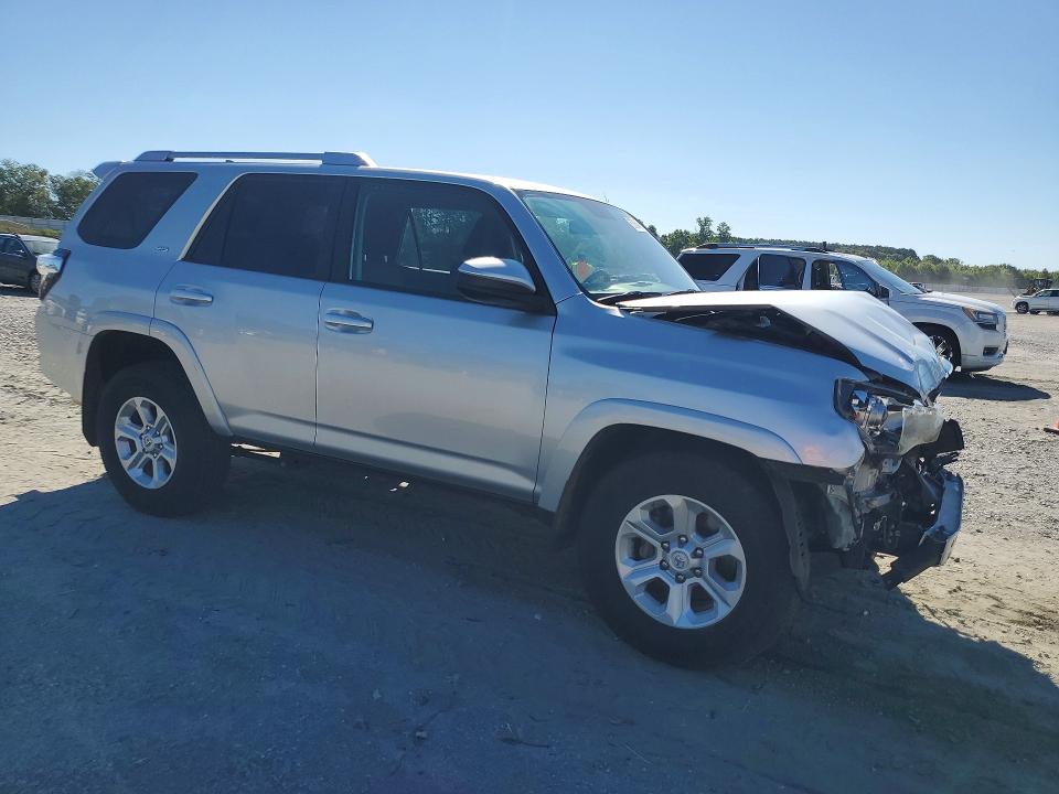 Photo 4 from auction – 2017 TOYOTA 4RUNNER with VIN JTEZU5JR0H5162355