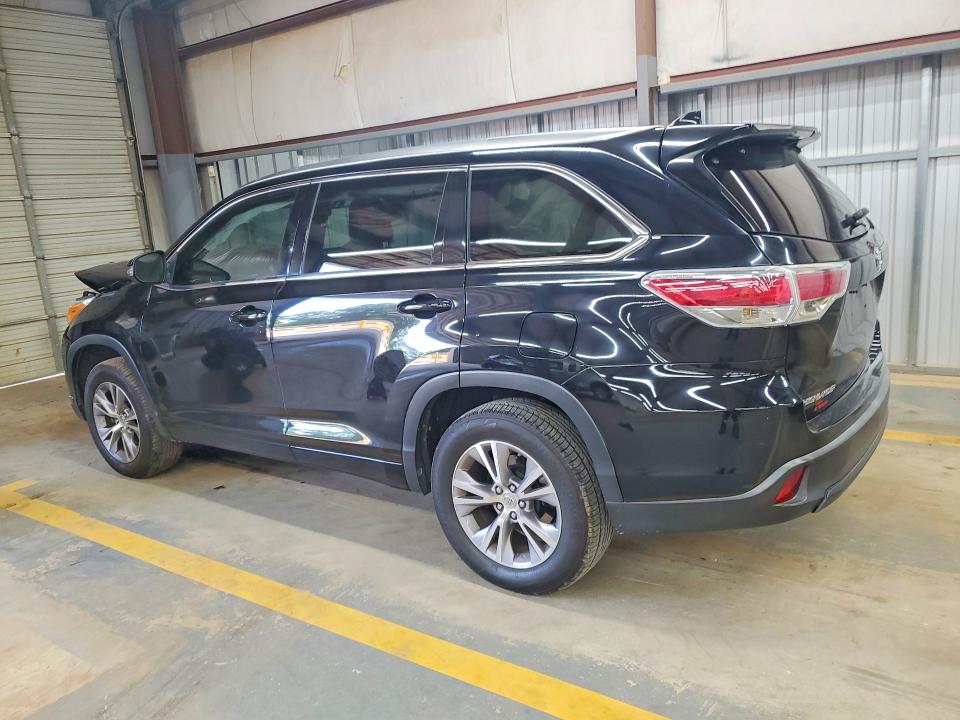 Photo 2 from auction – 2015 TOYOTA HIGHLANDER with VIN 5TDKKRFH8FS065480