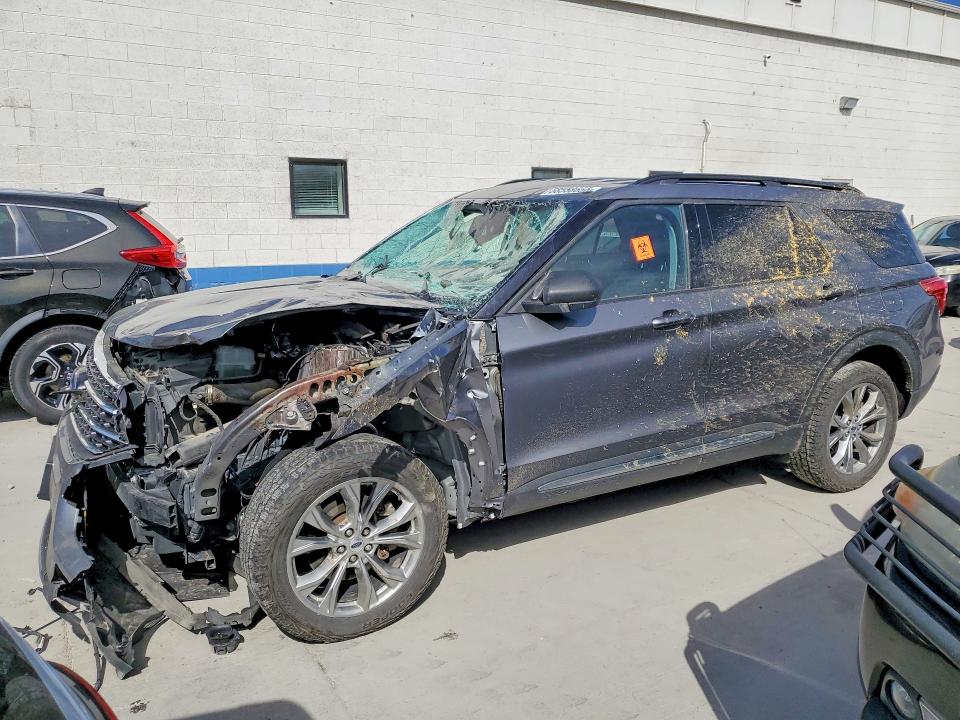FORD EXPLORER 2021 with VIN 1FMSK8DH0MGB95866 - Photo from auction