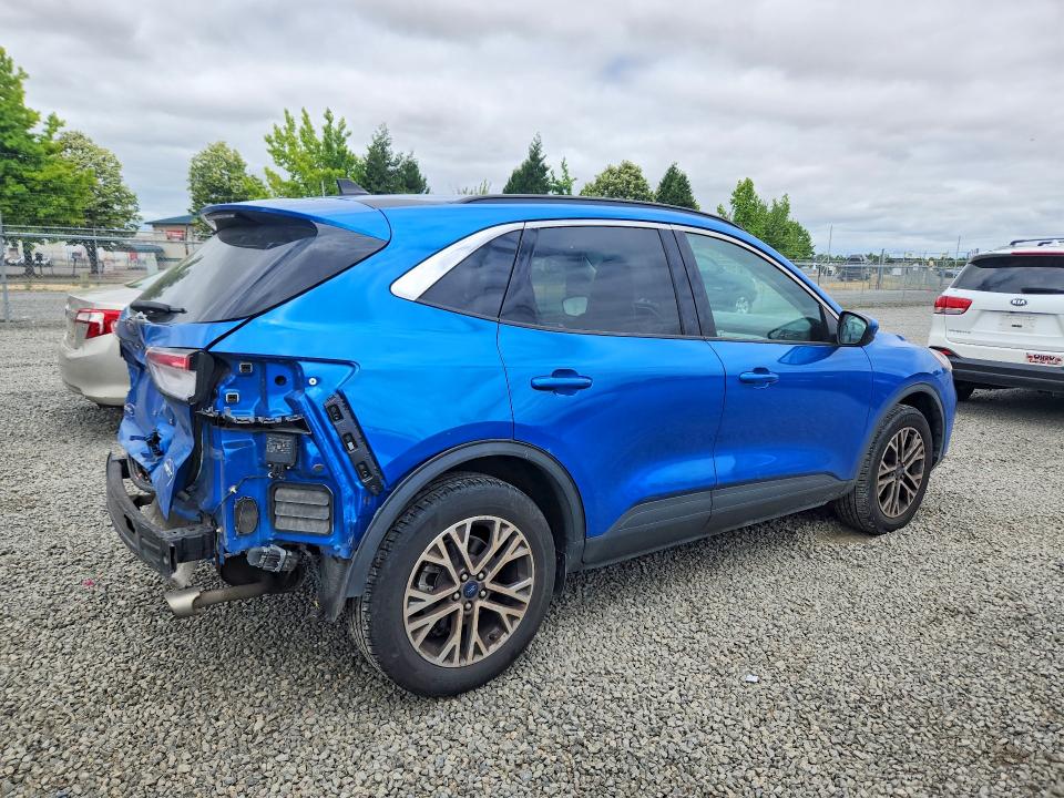 Photo 3 from auction – 2021 FORD ESCAPE with VIN 1FMCU9H65MUA65662