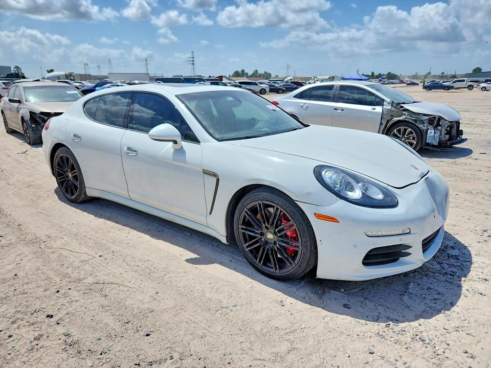 Photo 4 from auction – 2015 PORSCHE PANAMERA with VIN WP0AA2A72FL006947