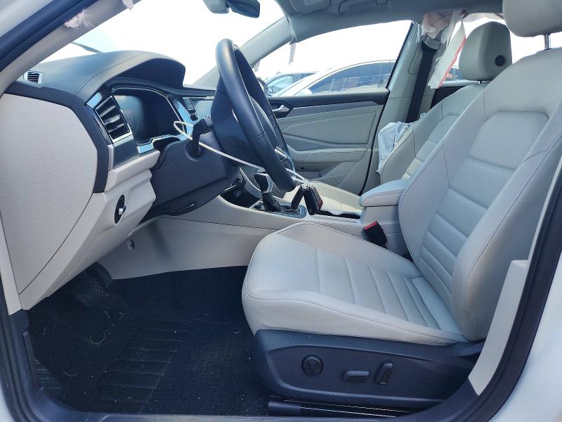 Photo 7 from auction – 2024 VOLKSWAGEN JETTA with VIN 3VW7M7BU9RM054447