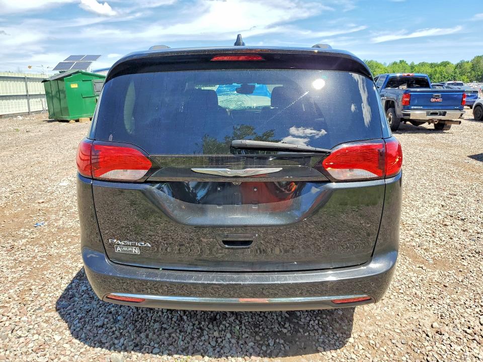 Photo 6 from auction – 2017 CHRYSLER PACIFICA with VIN 2C4RC1EG2HR628251