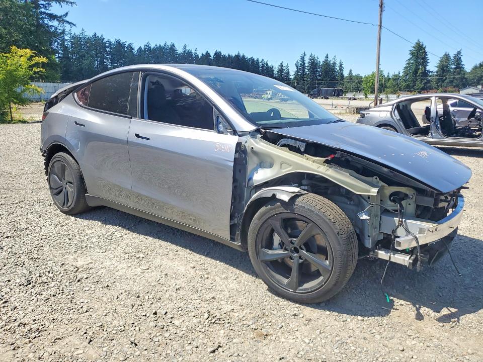 Photo 4 from auction – 2026 TESLA MODEL Y with VIN 7SAYGDED8TF390162