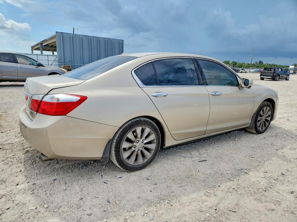 Photo 3 from auction – 2014 HONDA ACCORD with VIN 1HGCR3F84EA011751