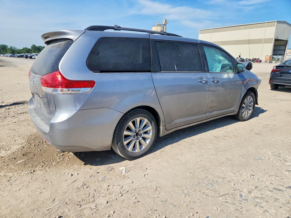 Photo 3 from auction – 2012 TOYOTA SIENNA with VIN 5TDJK3DC6CS046602
