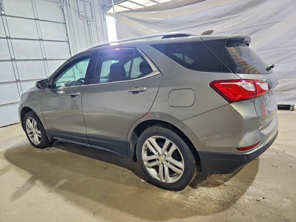 Photo 2 from auction – 2018 CHEVROLET EQUINOX with VIN 3GNAXVEV5JS644239