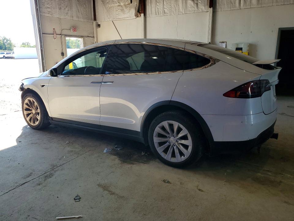 Photo 2 from auction – 2020 TESLA MODEL X with VIN 5YJXCBE26LF271923