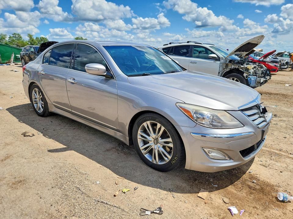 Photo 4 from auction – 2012 HYUNDAI GENESIS with VIN KMHGC4DD5CU159079