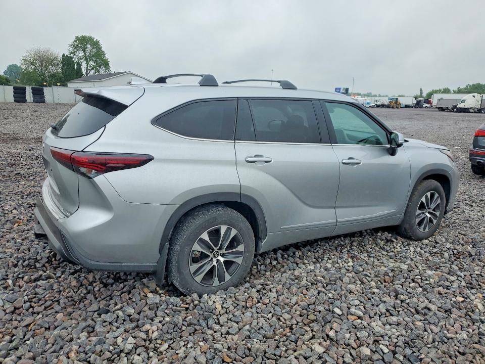 Zdjęcie 3 z aukcji – 2025 TOYOTA HIGHLANDER z VIN 5TDKDRBH4SS591311